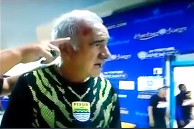 Pelatih Persib Terluka...
