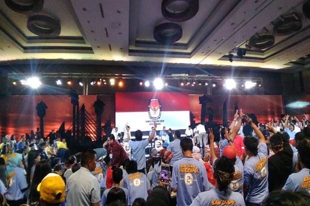 Tiga Paslon Debat Permasalahan...