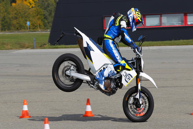 Husqvarna 701 Supermoto...