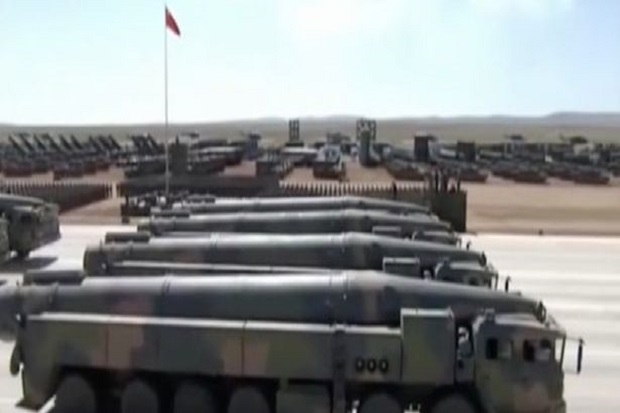 China Pamer Rudal Nuklir...