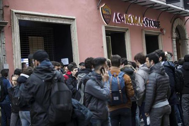 Puluhan Ribu Tiket Roma...