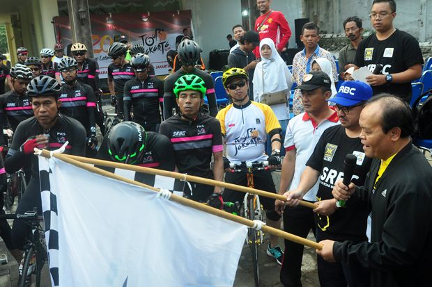 Hidayat Nur Wahid Ajak...