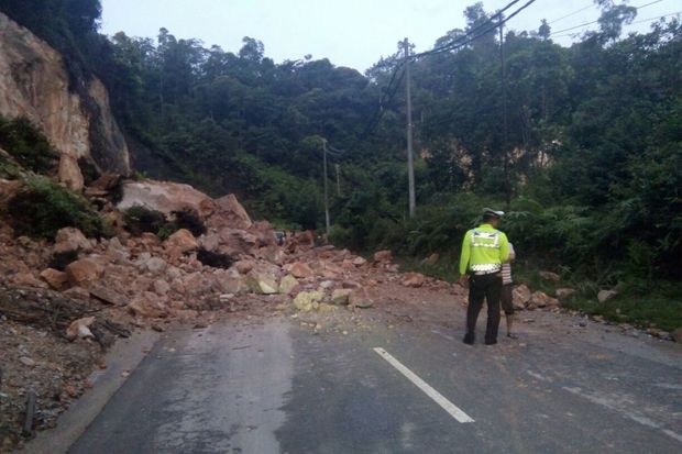 Jalan Riau-Sumbar Kembali...