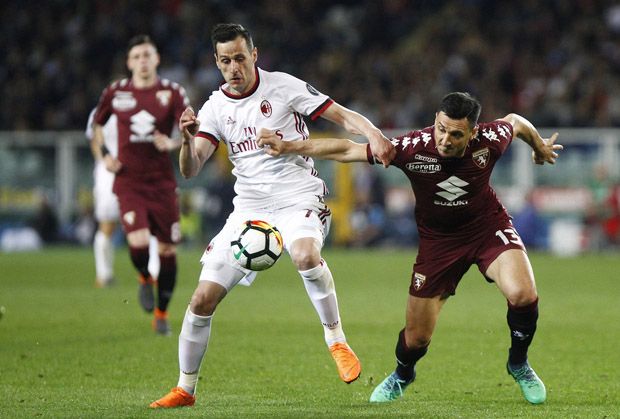 AC Milan Ditahan Torino,...