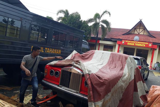 Diduga Bodong, Mobil...