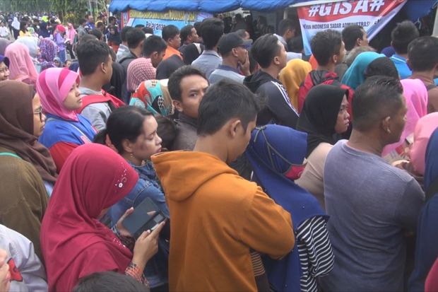 Ribuan Warga Jombang...