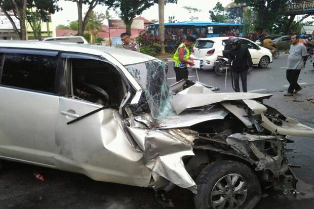 Sopir Mabuk Sabu, Innova...