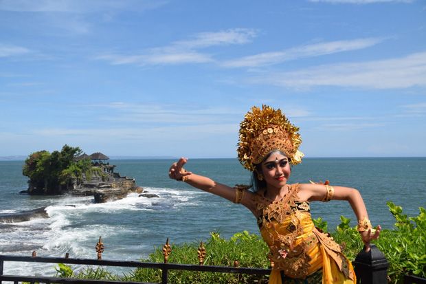 Tanah Lot Jadi Destinasi...