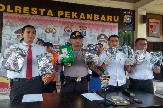 Sabu 4 Kg dan Seorang...