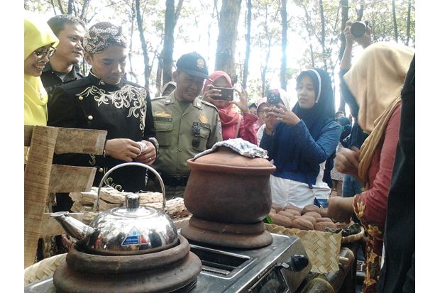 Pemkab Batang Gelar...