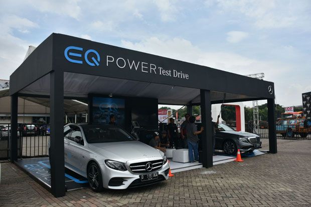 Mobil Listrik Jadi Primadona...