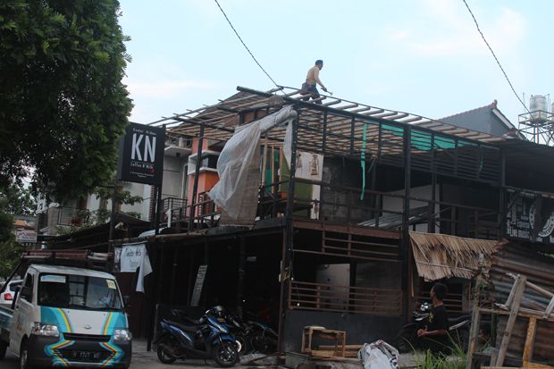 Puting Beliung Porak-porandakan...