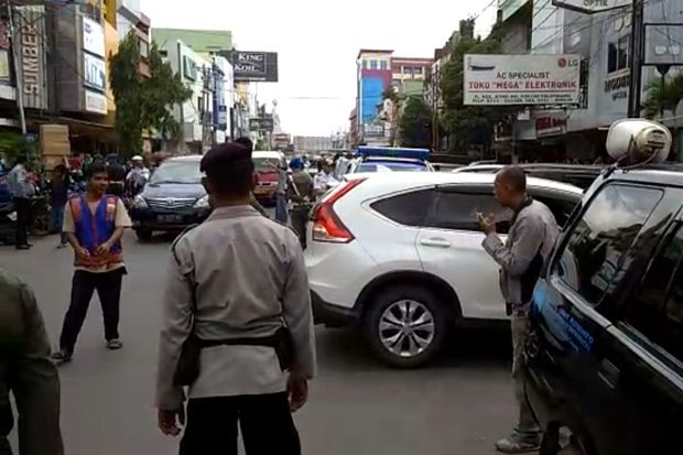 Tarif Parkir Mahal,...