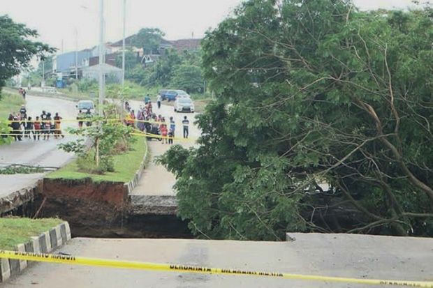 Jalan Lingkar Selatan...