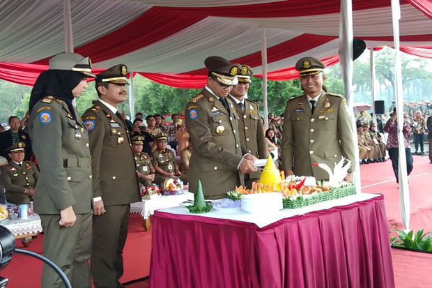 Rayakan Ulang Tahun,...