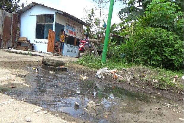 Warga Keluhkan Bau Limbah...