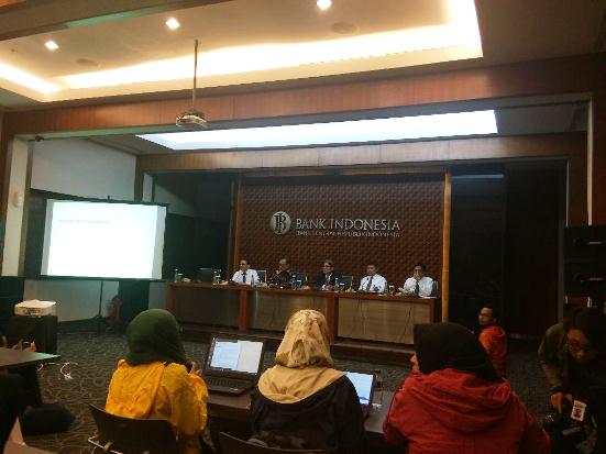 Bila Rupiah Terus Melemah,...
