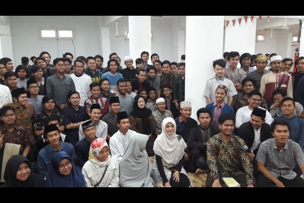 Bertemu Mahasiswa RI...