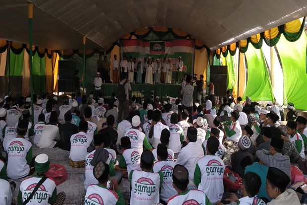 Ratusan Santri dari...