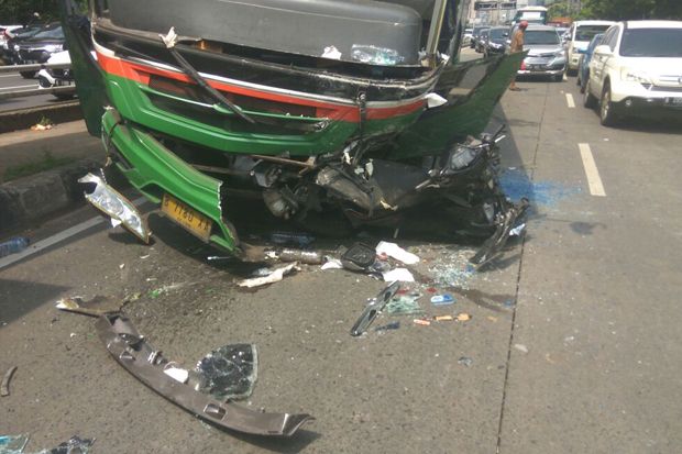 Diduga Rem Blong, Bus...