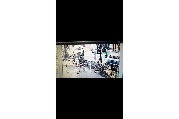Kabur Naik Ojek Online,...