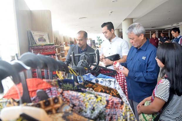 Pelaku Industri Kreatif...