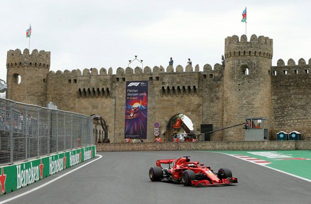 Vettel Kalahkan Hamilton...