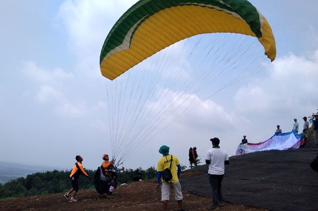 Eks Juara Dunia Paralayang...