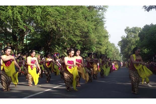Solo Menari Gambyong,...