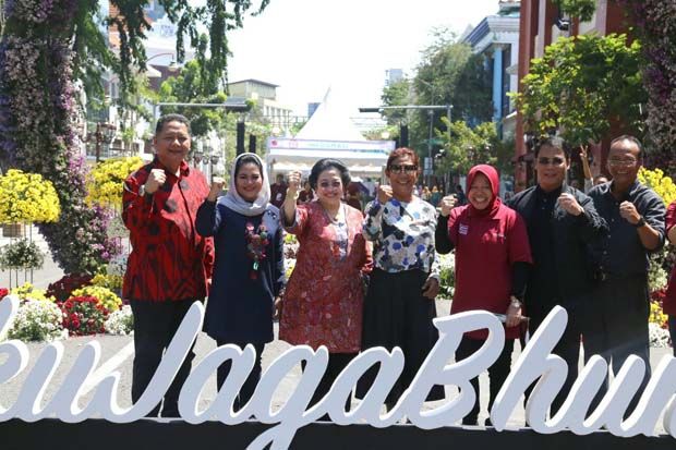 Megawati, Puti Soekarno,...