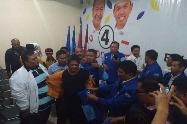 Lepas Seragam, Kader...