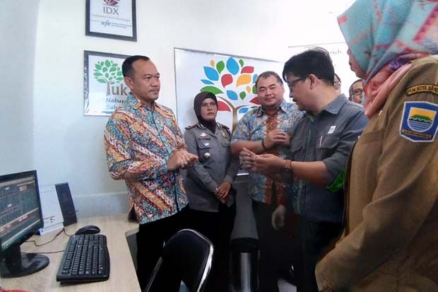 Pertama di Bandung,...