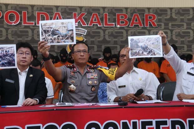 Polda Kalbar Tangkap...