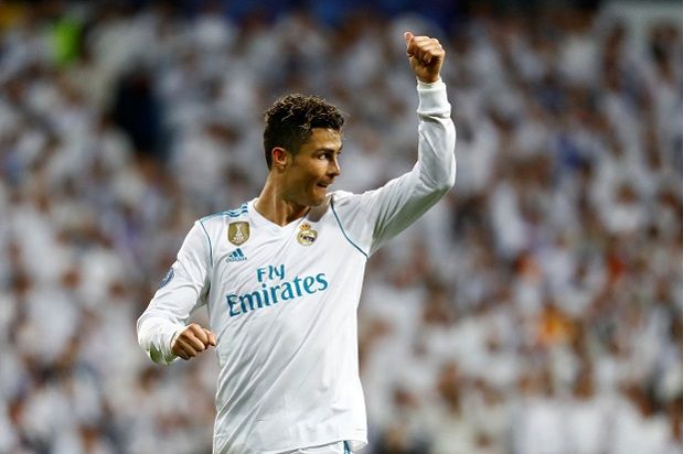 Cristiano Ronaldo Lewati...