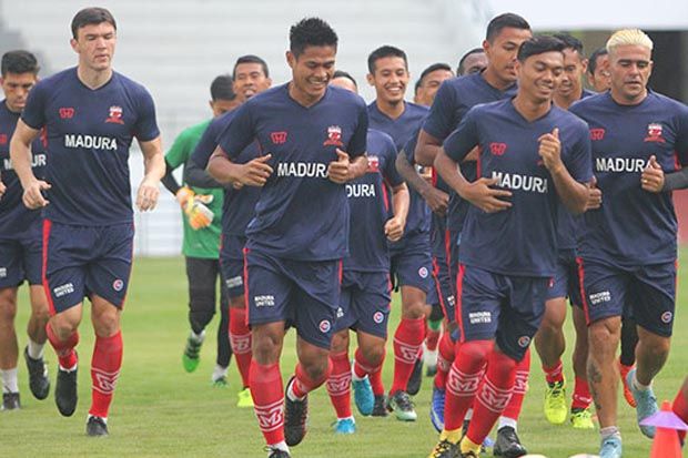 Persibo vs Madura United...