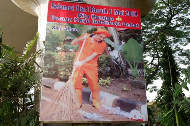 Baliho Sam Aliano Jadi...