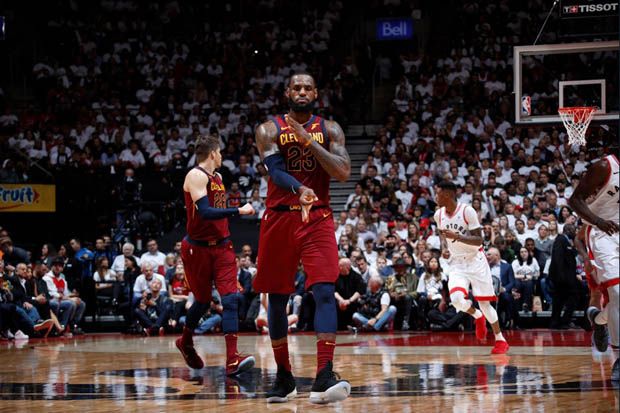 LeBron James Cetak Rekor,...