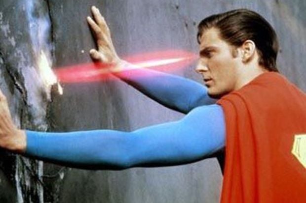 Tembakan Mata Laser...
