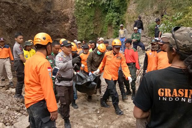 Lagi, Petani Tertimbun...