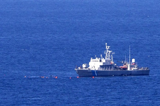 Kapal Kargo Turki Tabrak...