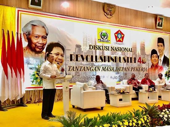 Revolusi Industri 4.0...