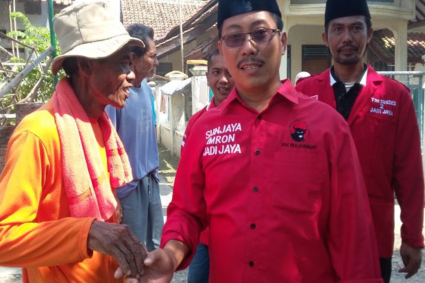 Warga Cirebon Minta...