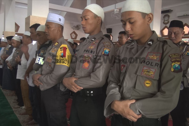 5 Polisi Jadi Korban,...