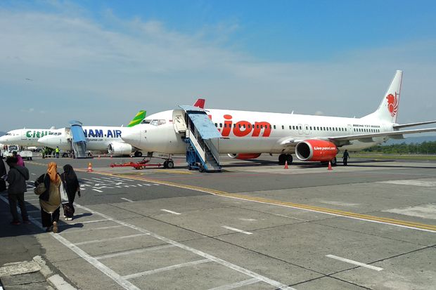 Abu di Run Way, Bandara...