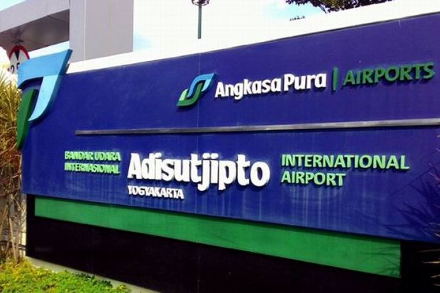 Penutupan Bandara Adisutjipto...