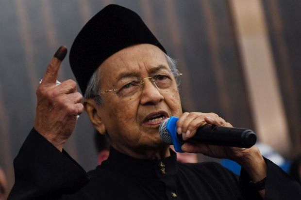 Gebrakan Mahathir: Sikat...