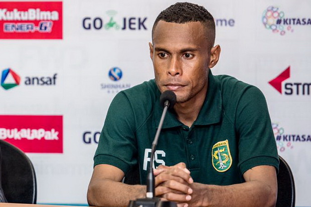 Persebaya Dihukum Penalti,...