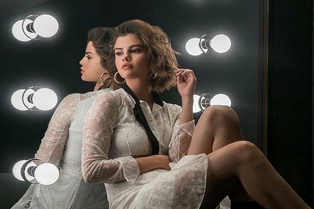 Putus, Selena Gomez...