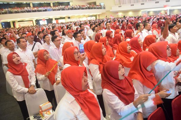 Masih Berstatus Honorer,...