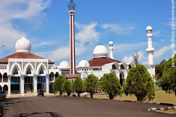 Sejarah dan Masuknya...